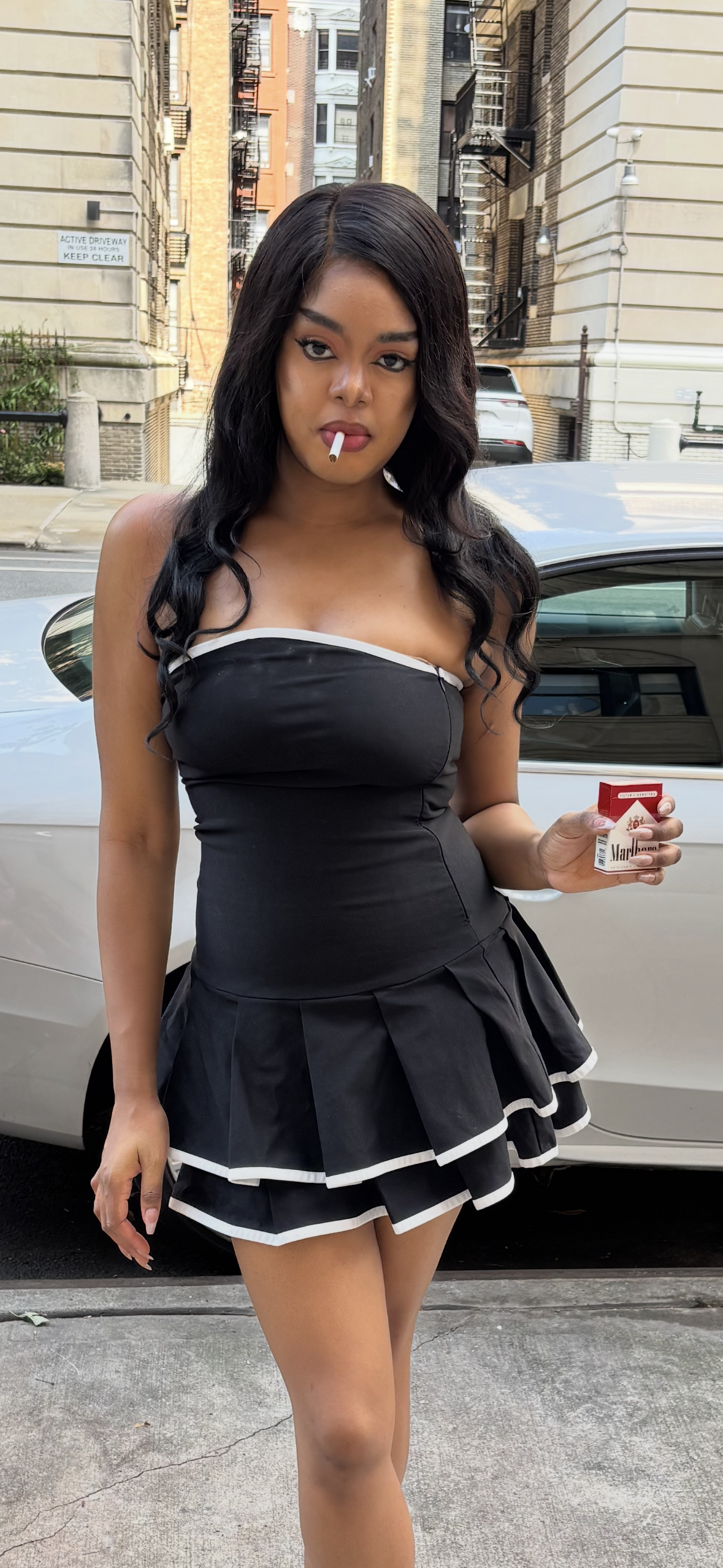 Brielle smokes 3 marlboro reds